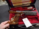 UNIQUE "DES-VO" OLYMPIC .22 SHORT RAPID FIRE PISTOL, WITH FACTORY CASE - 19 of 20