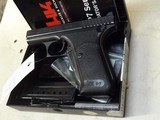HECKLER
& KOCH P7 9MM IN EXCELLENT CONDITION WITH ORIGINAL CASE + MANUAL - 20 of 20