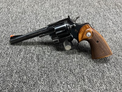 Colt Officers Model Match .22 lr 6