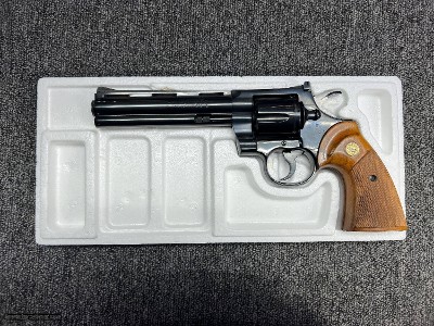 Crisp Colt Python 6" Blued Barrel Manufactured 1977