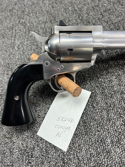 Freedom Arms 1997 Premier .45 Colt 5.5 - Image 4 of 9