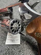 Smith & Wesson 617-4 10 shot .22LR w/ box and extra grips - Image 4 of 7