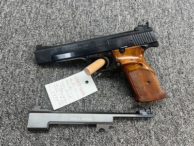 Smith & Wesson 41 .22LR w/ box, 3 magazines and extra barrel - Image 2 of 7
