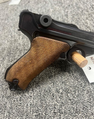 Matching 1941 Mauser P-08 Luger 9mm w/ 2 holsters - Image 4 of 8