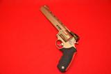 TAURUS RAGING
Bull .44 MAGNUM - 4 of 7