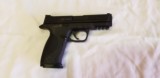 Smith & Wesson M&P 40 - 2 of 8
