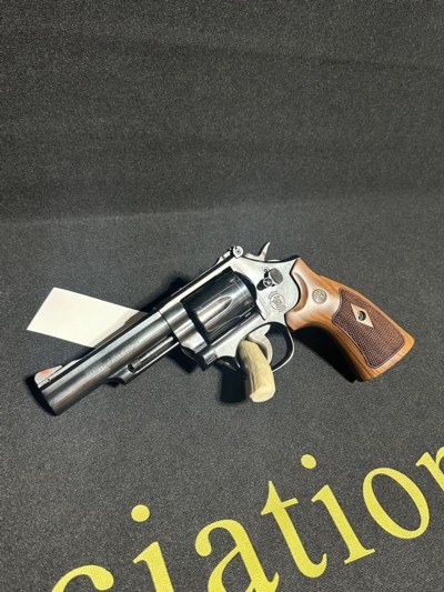 Smith & Wesson 19-9 Combat Magnum ~ .357 magnum