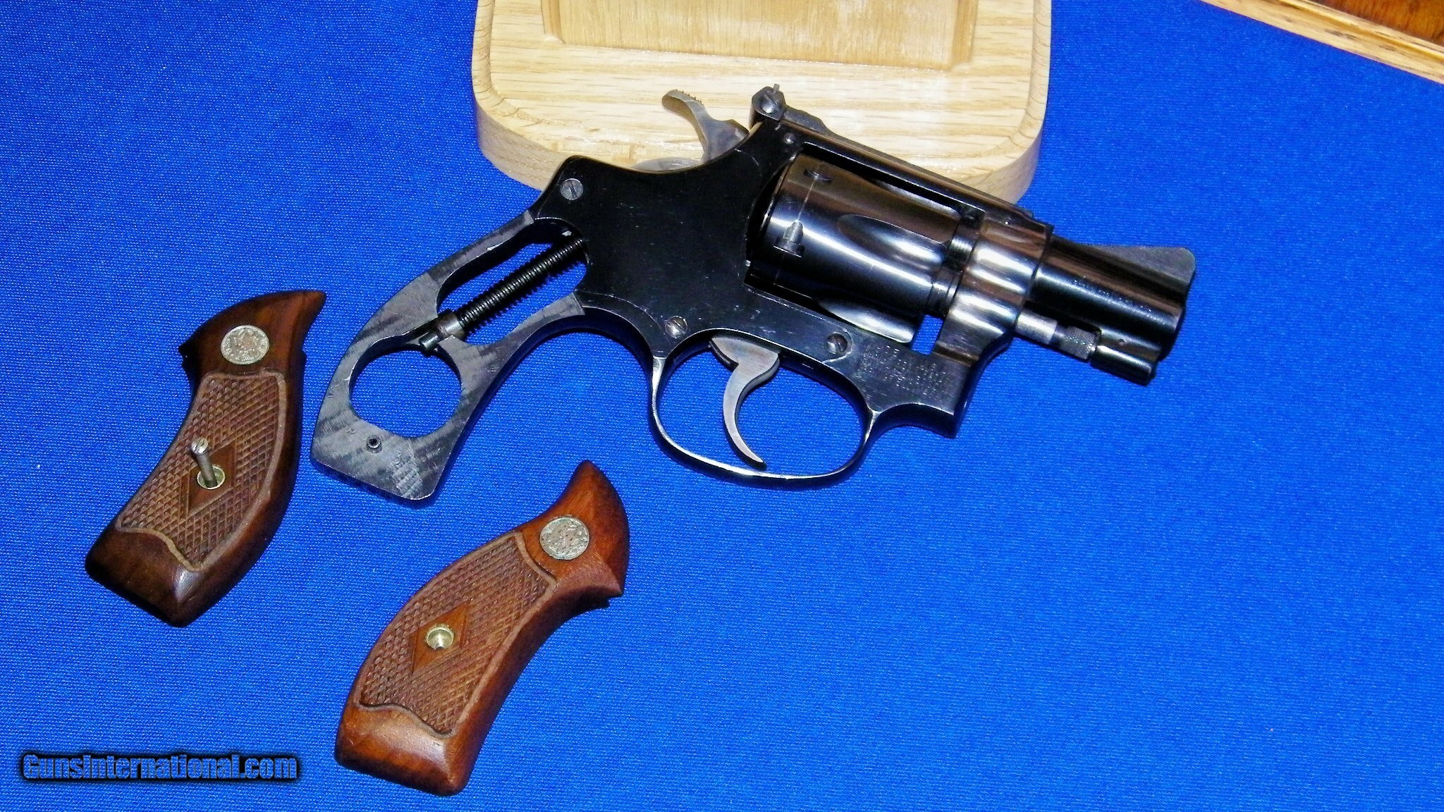 How to date smith and wesson by serial number