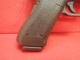 Glock 22 Gen2 .40S&W 4.5" Semi Auto Pistol w/ 10rd Magazine - 2 of 17
