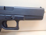 Glock 22 Gen 2 .40S&W 4.5" Barrel Semi Auto Pistol w/ 10rd Mag - 4 of 17