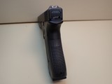Glock 22 .40S&W Gen 3 4.5" Barrel Semi Auto Pistol w/ 15rd mag - 9 of 17