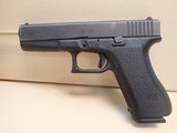 Glock 22 Gen 2 .40S&W 4.5" Barrel Semi Auto Pistol w/ 10rd Mag, Holster ***SOLD*** - 5 of 16