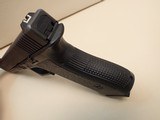 Glock 22 Gen 2 .40S&W 4.5" Barrel Semi Auto Pistol w/ 10rd Mag, Holster ***SOLD*** - 9 of 16