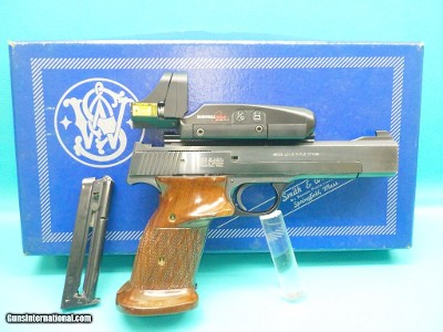 S&W Model 41 .22LR 5.5