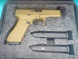 Glock 19X 9mm 4" Bbl 17+1 Three Mags and SKB Hard Case - 24 of 25