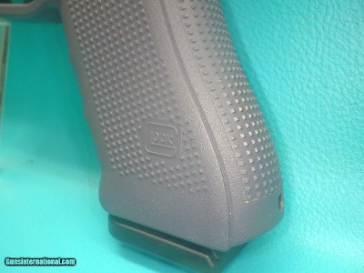 Glock 17 Gen 4 9mm 4.5" Bbl 17+1 Three Mags, Aftermarket Parts and SKB Hard Case - Image 8 of 25