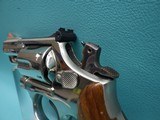 Sexy Smith & Wesson 19-4 Combat Magnum .357 Mag 2.5