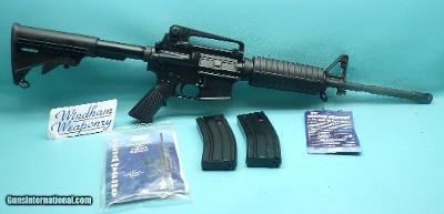 Windham Weaponry WW-15 5.56Nato 16.5"Bbl Carbine w/Removable Carry Handle Appears UNFIRED Hard Case