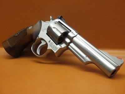 S&W Model 66 .357 Mag 4" Bbl S.S. Walnut Target Grips - Image 1 of 21