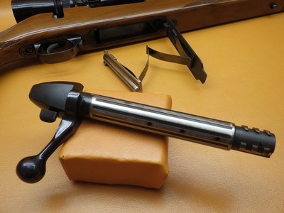 Weatherby Mark V Deluxe .30-06 Spr 24"Tapered Bbl 5+1 Leupold Vari-X-III 3.5-10 Stunner - Image 22 of 25
