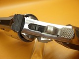 S&W 686-6 .357 Mag 7-Shot SS Tactical Finger Groove Stocks by Ahrends Number Matching Factory Box - Image 15 of 25