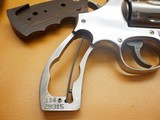 S&W 686-6 .357 Mag 7-Shot SS Tactical Finger Groove Stocks by Ahrends Number Matching Factory Box - Image 24 of 25