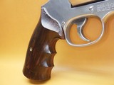 S&W 686-6 .357 Mag 7-Shot SS Tactical Finger Groove Stocks by Ahrends Number Matching Factory Box - Image 4 of 25