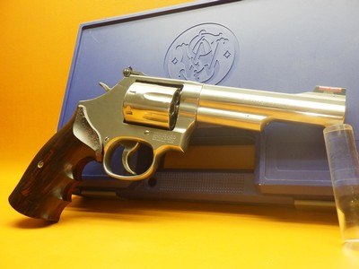 S&W 686-6 .357 Mag 7-Shot SS Tactical Finger Groove Stocks by Ahrends Number Matching Factory Box - Image 1 of 25