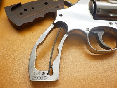 S&W 686-6 .357 Mag 7-Shot SS Tactical Finger Groove Stocks by Ahrends Number Matching Factory Box - Image 24 of 25