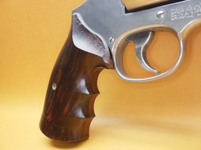 S&W 686-6 .357 Mag 7-Shot SS Tactical Finger Groove Stocks by Ahrends Number Matching Factory Box - Image 4 of 25