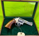 SMITH & WESSON 686 357 Magnum 100 Year Anniversary 1 Of 335 MICHIGAN DNR S&W