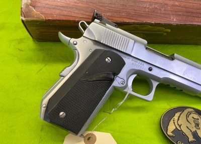 LAR GRIZZLY 45 Win Mag Hard Chrome MK MARK I Semi 1911 L.A.R. Box Collector - Image 5 of 19