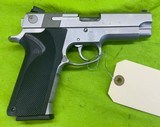 Smith & Wesson 1076 10mm FBI Model 4 Smith & Wesson 1076 10mm FBI Model 4