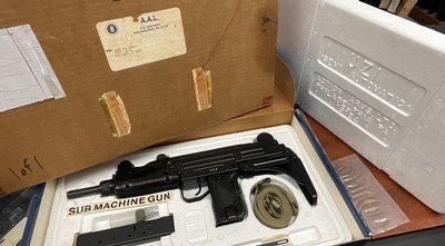 Factory Full Auto PRE-MAY Dealer Sample 9MM UZI ISRAELI Action Arms Keeper SMG