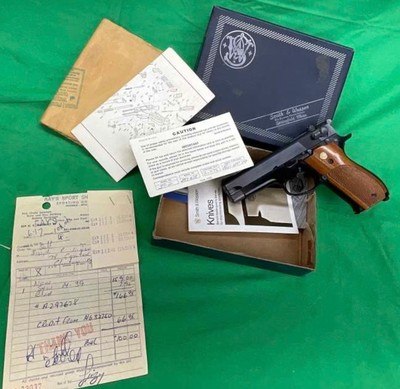 High Condition Smith & Wesson 39-2 9MM In Box 9X19 Luger S&W Semi Auto - Image 1 of 11