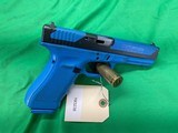 GLOCK 17T TRAINER SIMUNITION 9MM FX Police Trade In LE Blue Semi Auto SIM - Image 1 of 8
