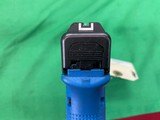 GLOCK 17T TRAINER SIMUNITION 9MM FX Police Trade In LE Blue Semi Auto SIM - Image 4 of 8