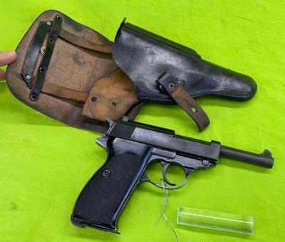 German Walther P38 / P1 Post WWII 9MM 9x19 Luger Rig 6/61 Holster & 2 Mags - Image 1 of 11