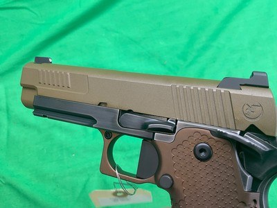 New Nighthawk Custom DELEGATE 1911 9MM Commander Rail Two Tone Double Stack - Image 11 of 16