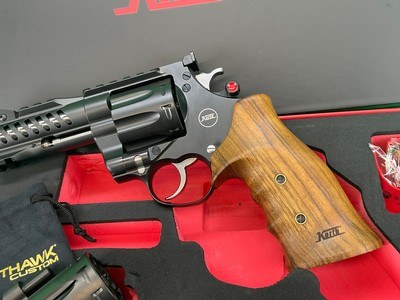 NEW Korth NXS 4” 357 Magnum 9MM Luger 8 Shot Target Revolver Railed DA/SA Match - Image 3 of 16