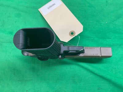 NIGHTHAWK Custom 2011 BDS9 Commander Double Stack 9MM IOS FDE Ported Ambi - Image 4 of 15