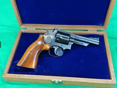 NEW YORK CONSERVATION POLICE SMITH & WESSON 19 357 MAG LIMITED ENGRAVED - Image 1 of 12