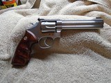 Smith & Wesson 617
(no dash) Lew Horton Combat LNIB - 7 of 14