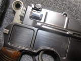 Very rare high condition Late Transitional Large Ring Hammer Mauser Broomhandle pistol and original shoulder stock - 4 of 15