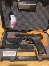 Smith and Wesson M&P2.0 9mm 4.25 - 3 of 4