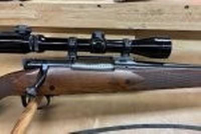 Winchester Md 70 -- 300 Win Mag . - Image 2 of 11