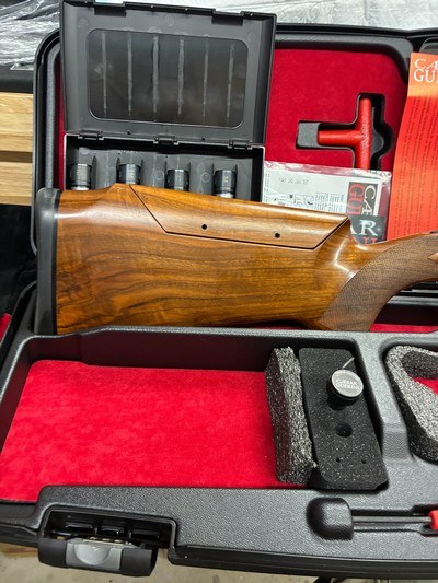 CG SUMMIT IMPACT- 32 inch Like New - Image 1 of 15