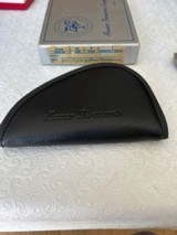 Bauer 25 new in box with original case - 5 of 8