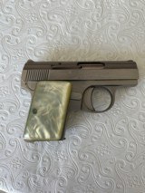 Bauer 25 new in box with original case - 2 of 8