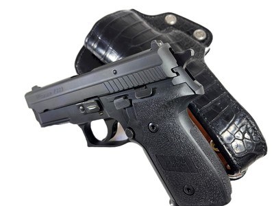 SIG SAUER P229 - .40 /.357 CAL W/ CUSTOM BLACK ALLIGATOR HOLSTER - Image 5 of 10